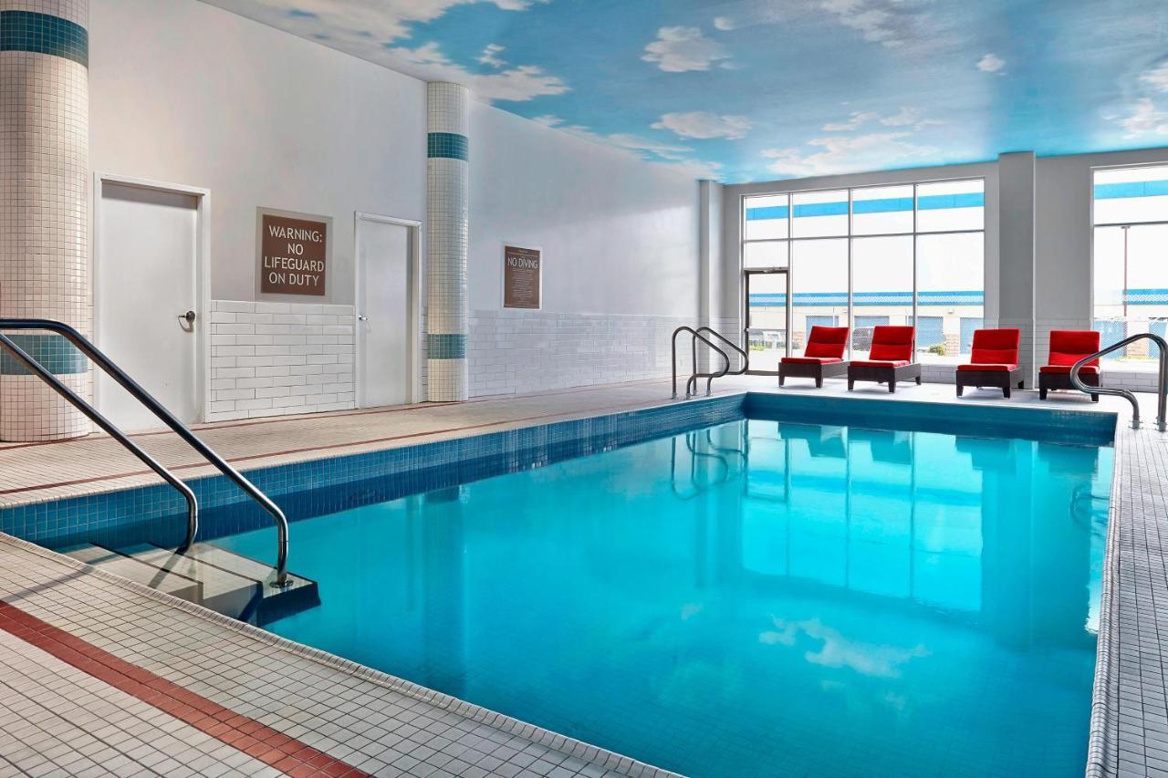 Four Points By Sheraton Calgary Airport Екстериор снимка