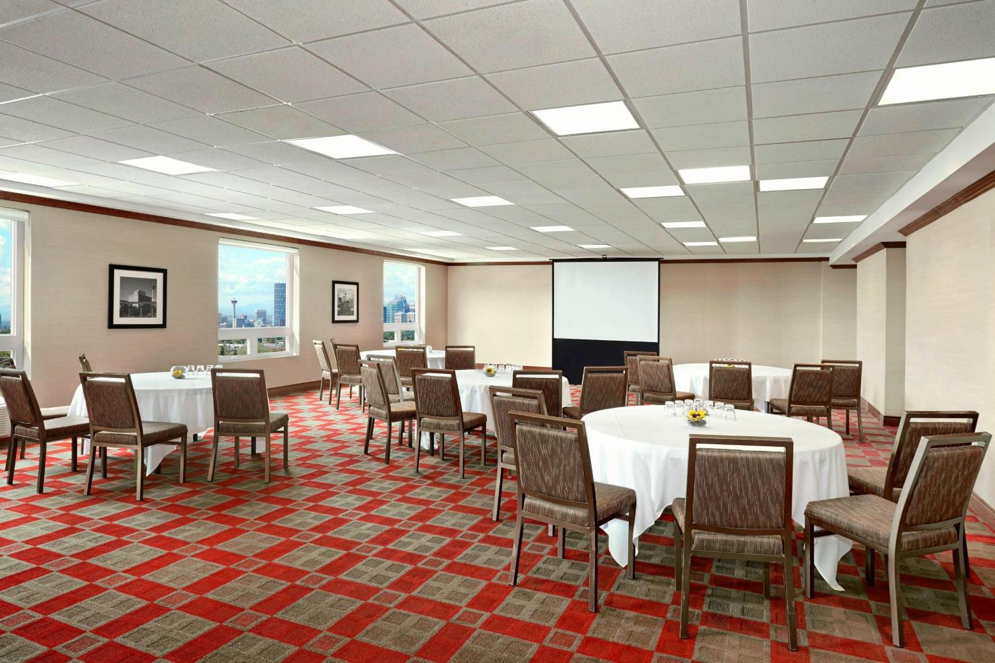 Four Points By Sheraton Calgary Airport Екстериор снимка