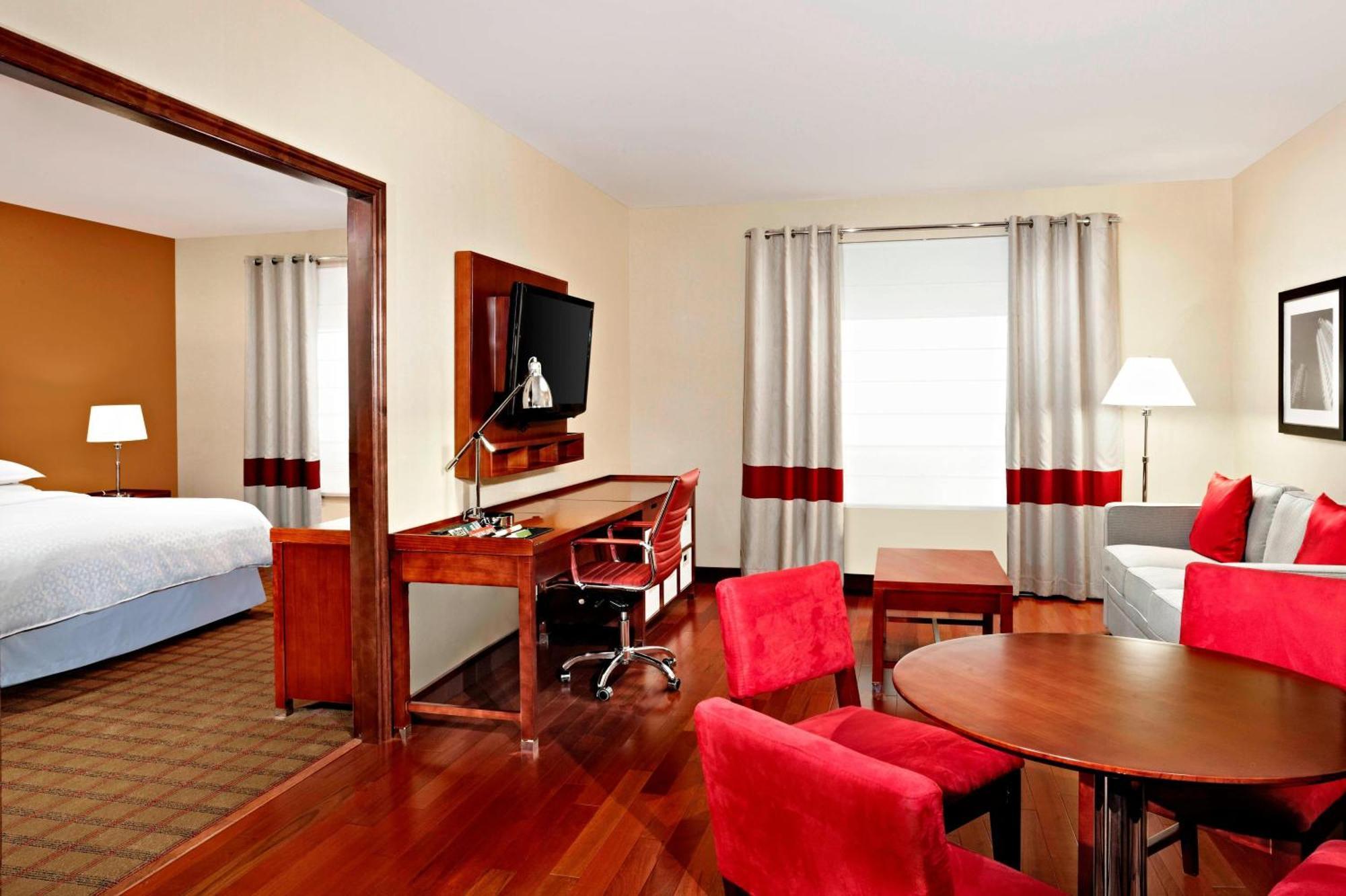 Four Points By Sheraton Calgary Airport Екстериор снимка