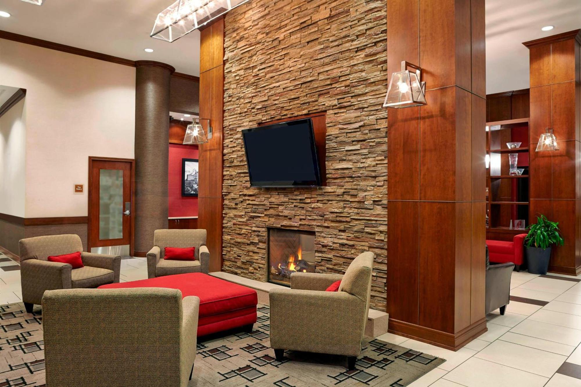 Four Points By Sheraton Calgary Airport Екстериор снимка
