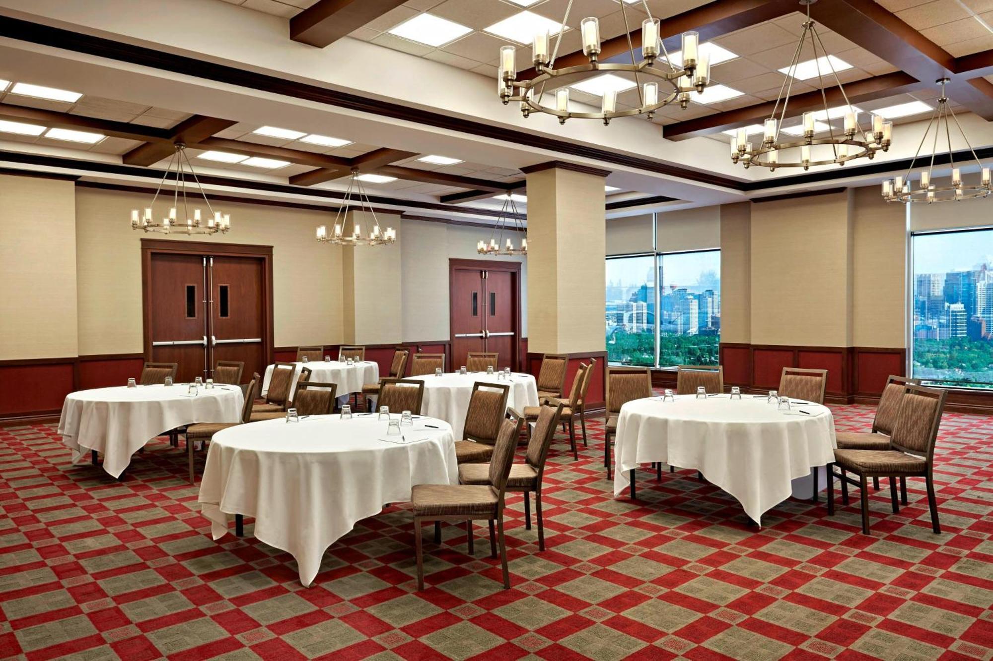 Four Points By Sheraton Calgary Airport Екстериор снимка
