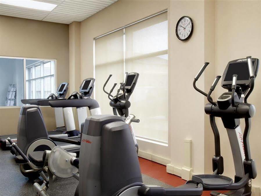 Four Points By Sheraton Calgary Airport Екстериор снимка