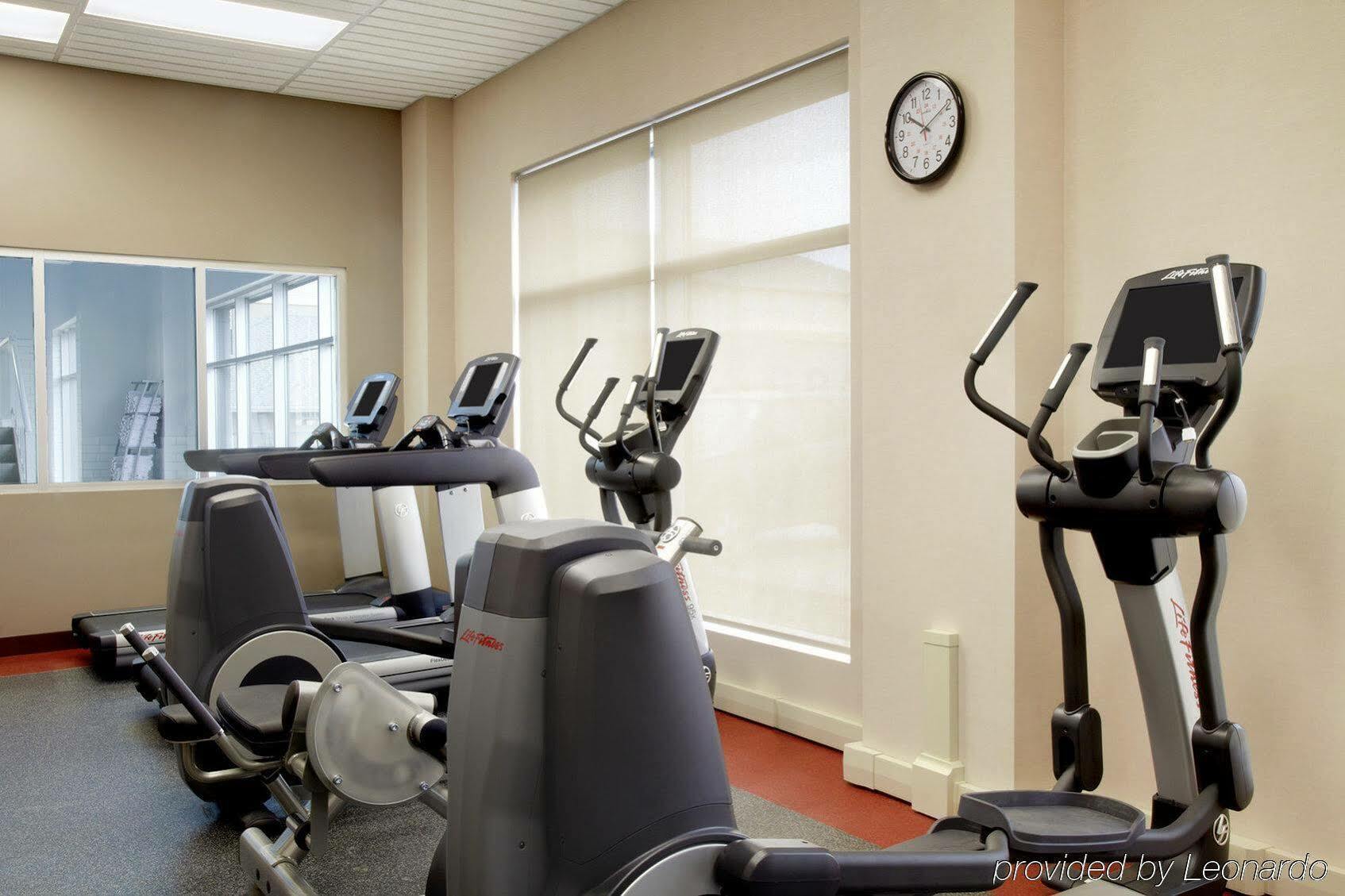 Four Points By Sheraton Calgary Airport Екстериор снимка